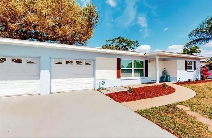 Property Photo: 2760 Kumquat Drive FL 33759