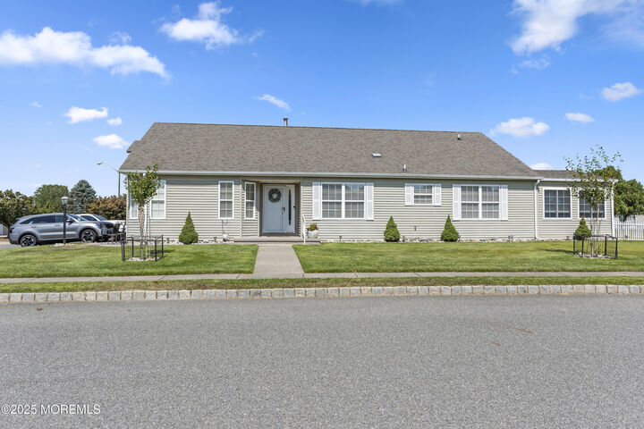 10 Colwyn Way  Toms River NJ 08757 photo
