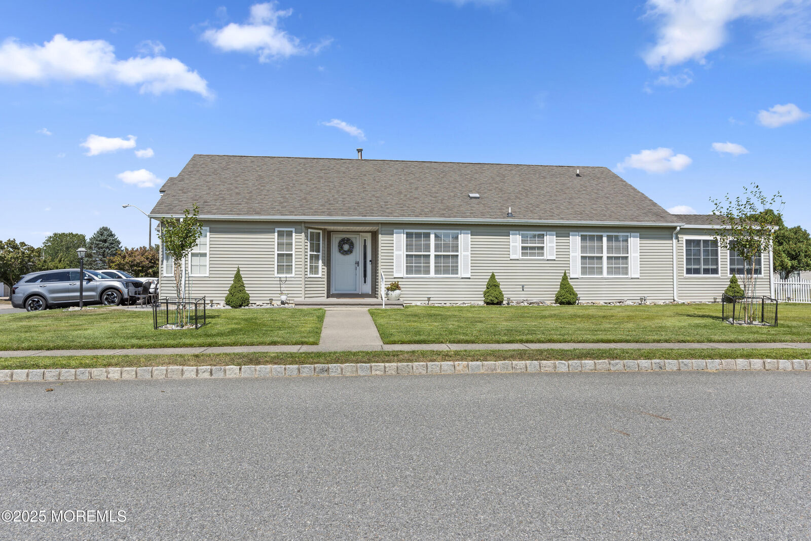 Property Photo: 10 Colwyn Way NJ 08757