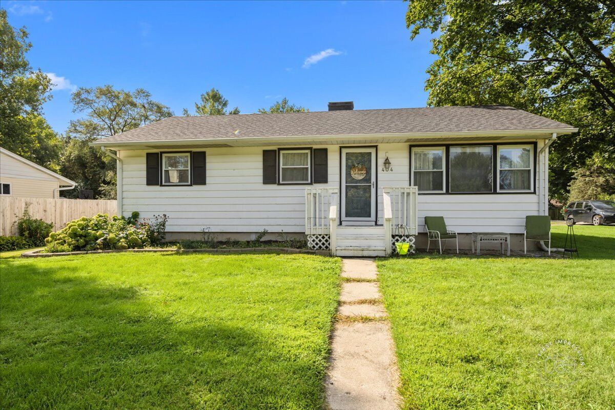 Property Photo:  404 Thoria Road  IL 60510 