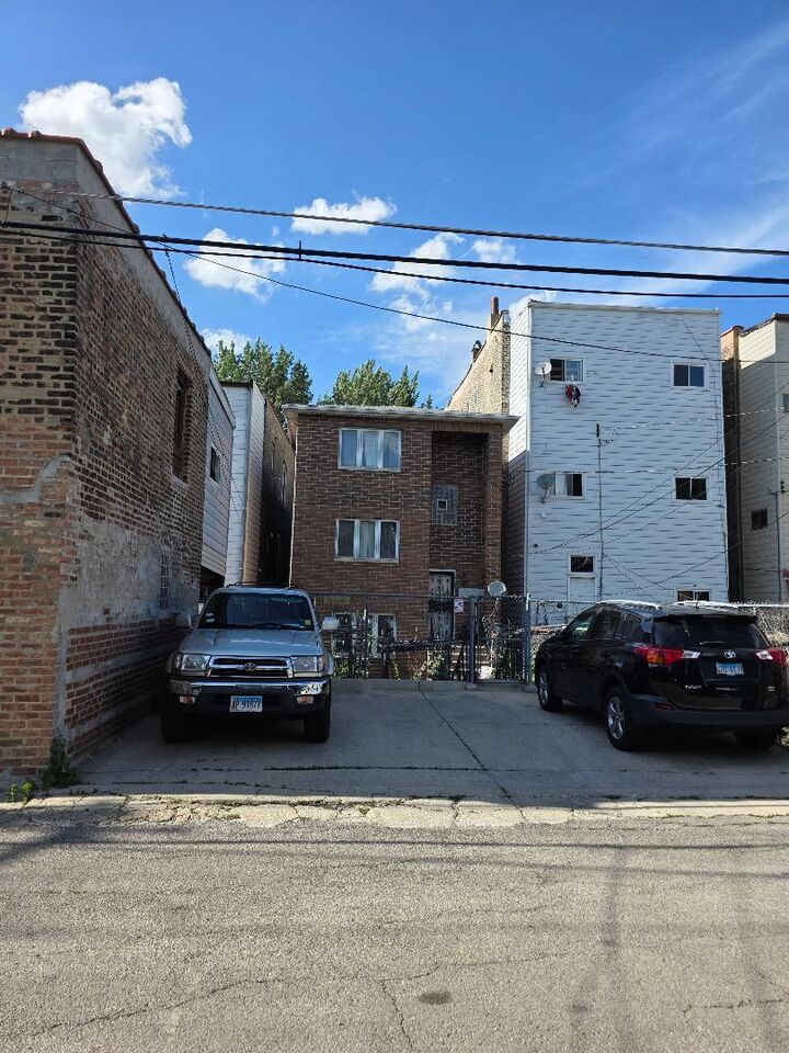 Property Photo:  251 W 24th Street 1  IL 60616 