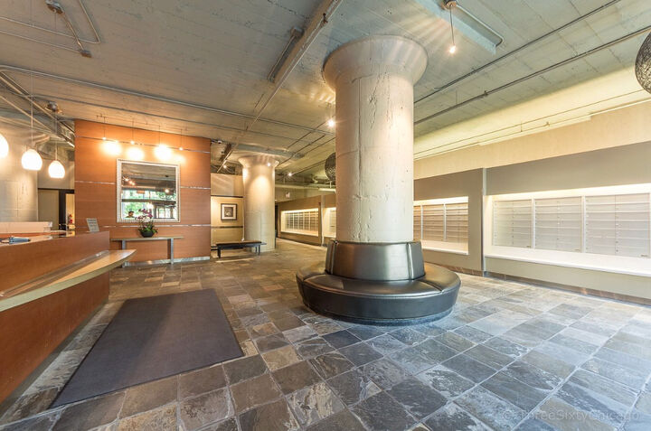 Property Photo: 1530 S State Street 402 IL 60605