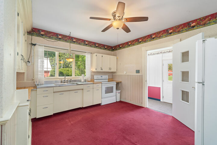 Property Photo:  10435 County Line Road  IL 60531 