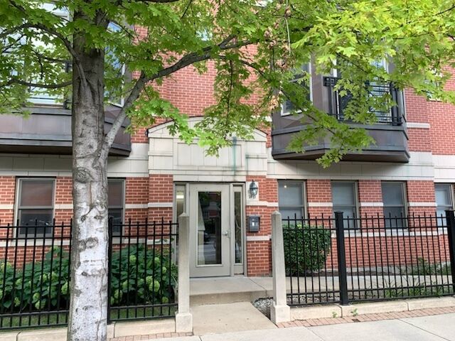 Property Photo: 1415 S Halsted Street 1A IL 60607