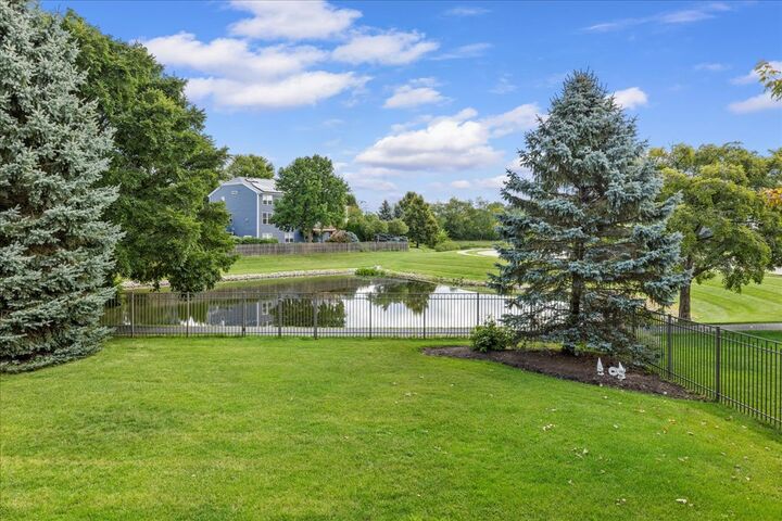 Property Photo:  1415 Carmel Lane  IL 60013 