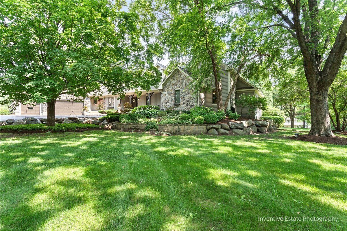 Property Photo:  6N729 Old Homestead Road  IL 60175 