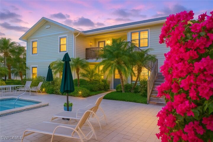 Property Photo: 880 8th Avenue S 202 FL 34102