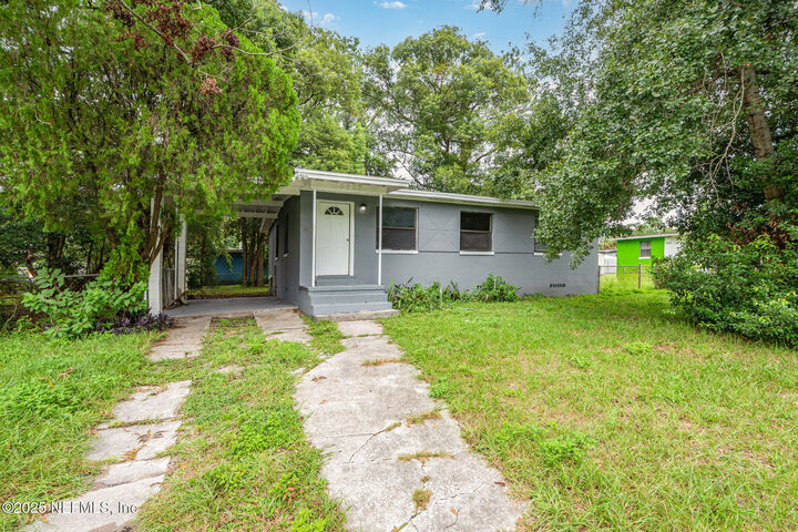 Property Photo:  4523 Trenton Drive S  FL 32209 