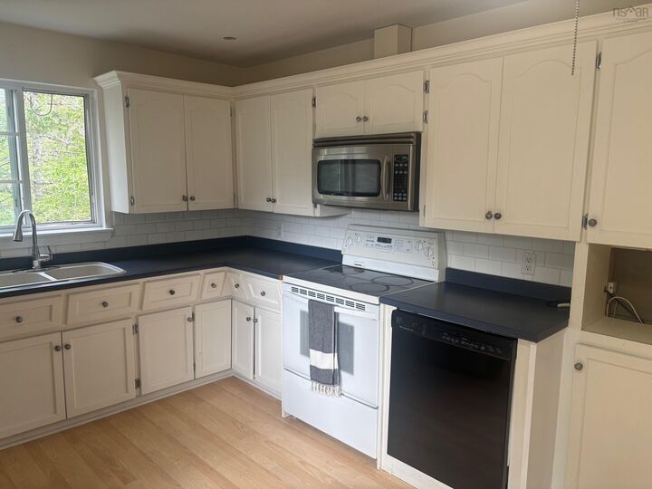 Property Photo:  31 Beechwood Drive  NS B2N 1R3 