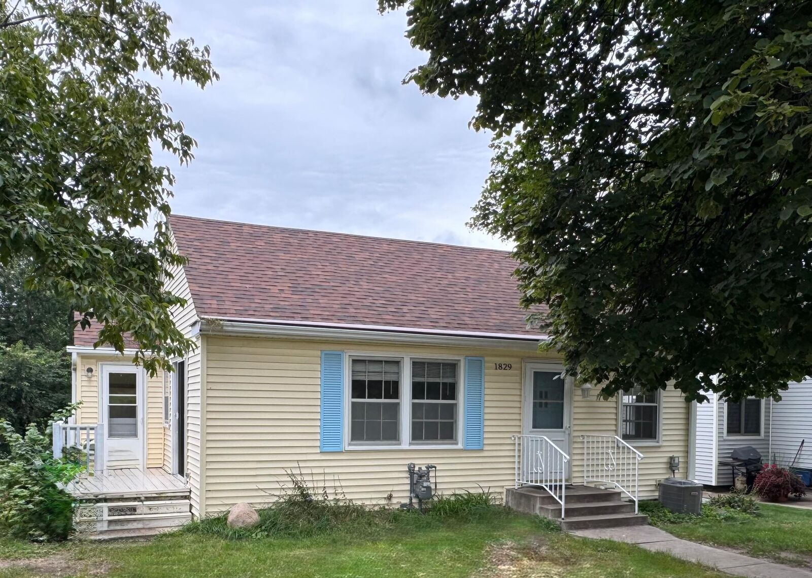 Property Photo:  1829 Fulham Street  MN 55113 