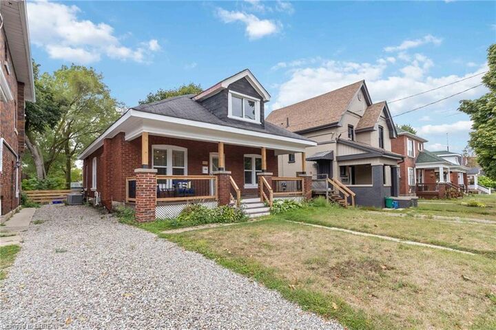 Photo de la propriété: 132 Dundas Street ON N3R 1S5