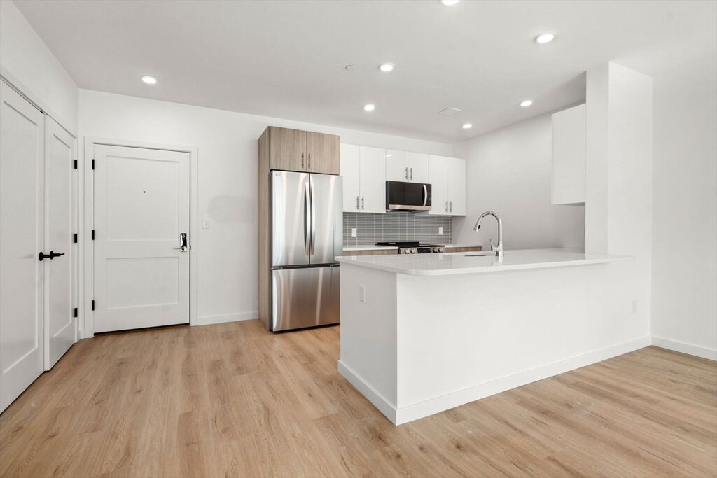 Property Photo:  40 Centre St 302  MA 02446 