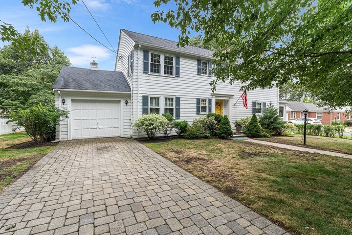 Property Photo:  4 Oakland Cir  MA 01890 
