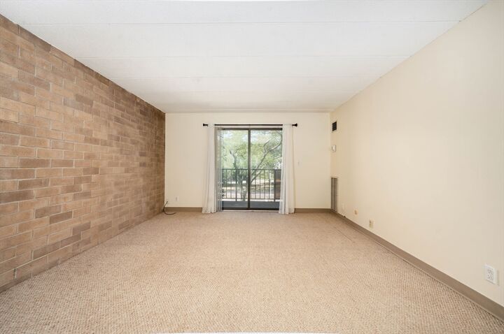 Property Photo:  185 Quincy Shore Dr 28  MA 02171 