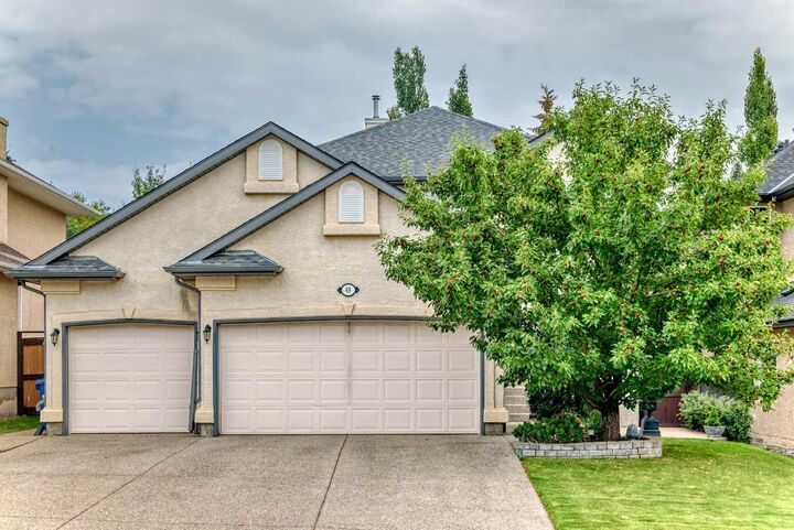 69 Simcoe Close SW  Calgary AB T3H 4N4 photo