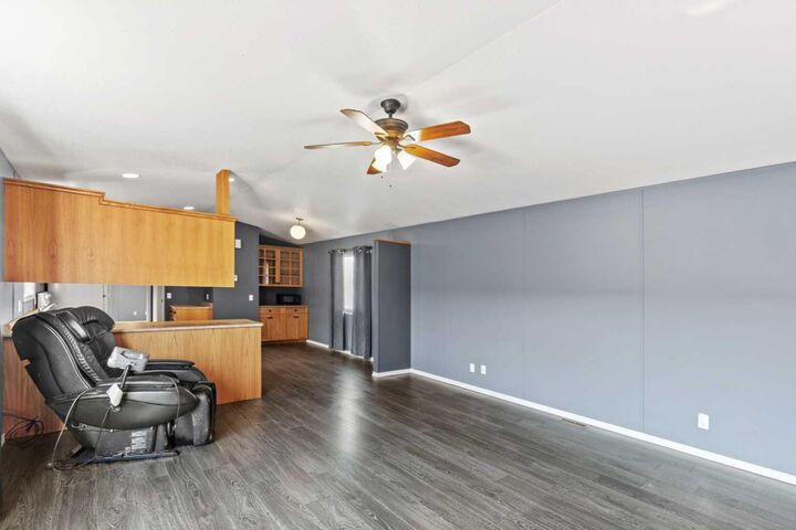 Property Photo: 10615 88 Street 122 AB T8X 1P5