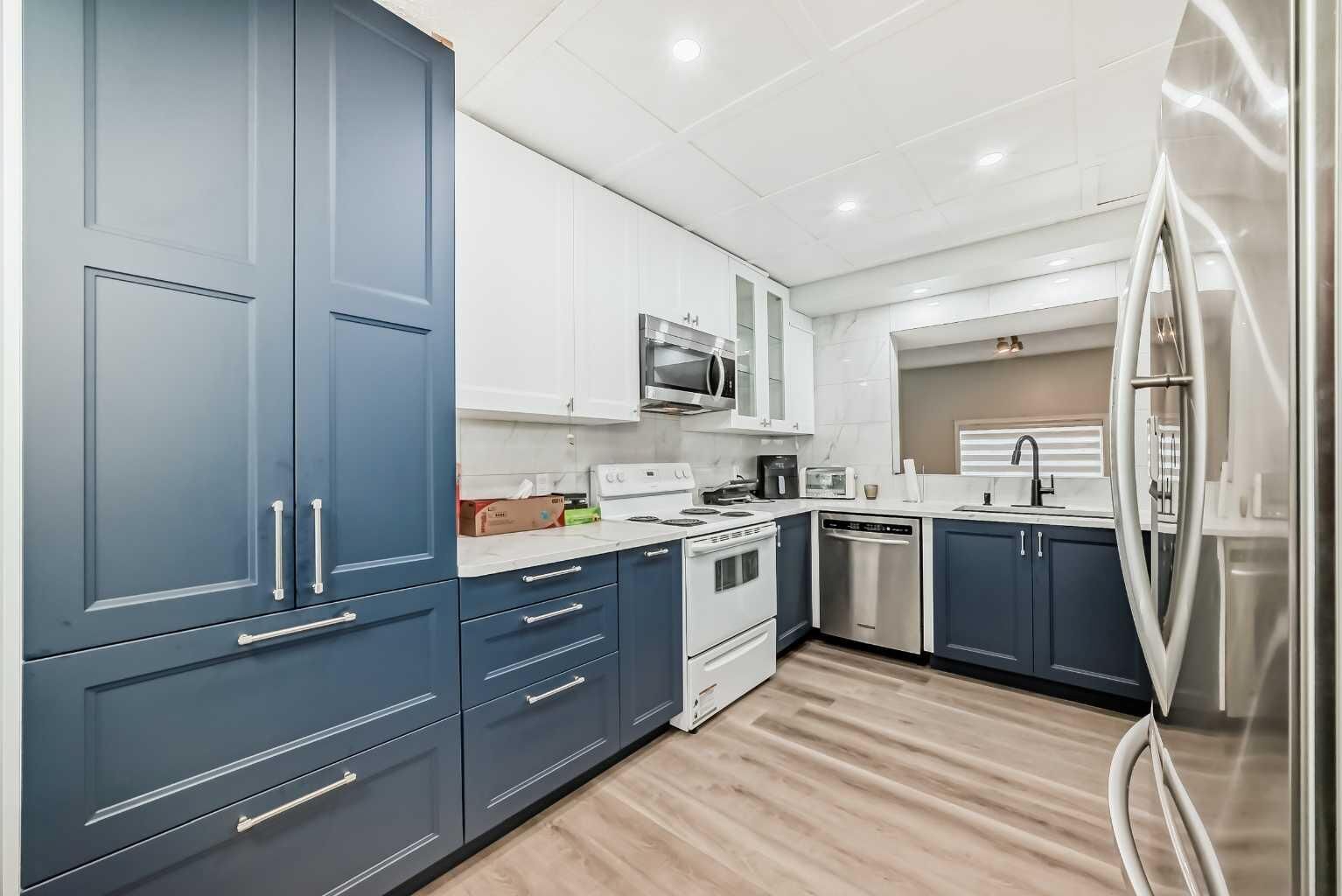 Property Photo:  7 Westland Road 2  AB T1S 1Z1 