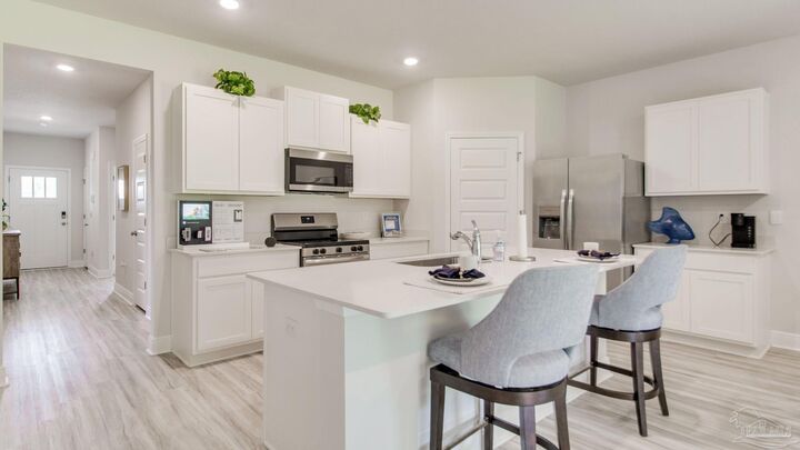 Property Photo: 8049 Fir Tree Dr FL 32583