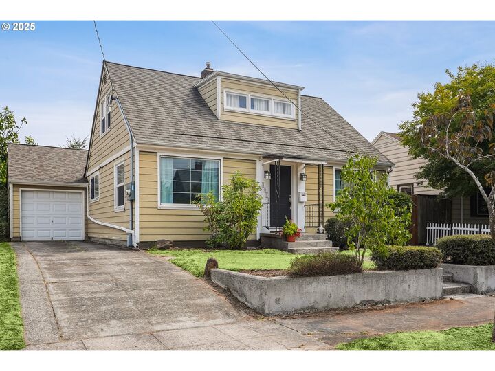 Property Photo:  3316 NE 83rd Ave  OR 97220 