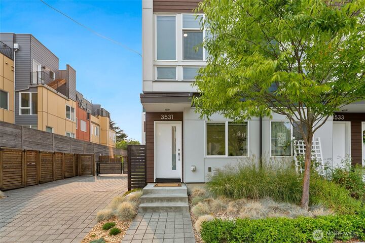 Property Photo: 3531 Wallingford Avenue N WA 98103