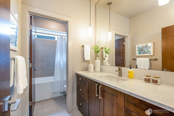 205  4th Court S 13  Kirkland WA 98033 photo