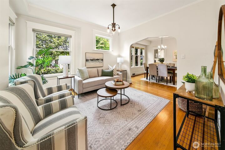 Property Photo: 5206 Wallingford Avenue N WA 98103