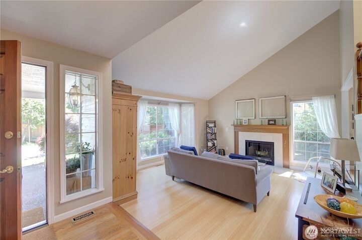 Property Photo:  13201 NE 69th Way  WA 98052 