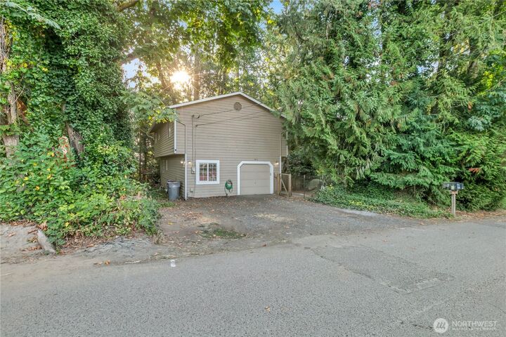 Property Photo: 18610 5th Avenue NE WA 98392