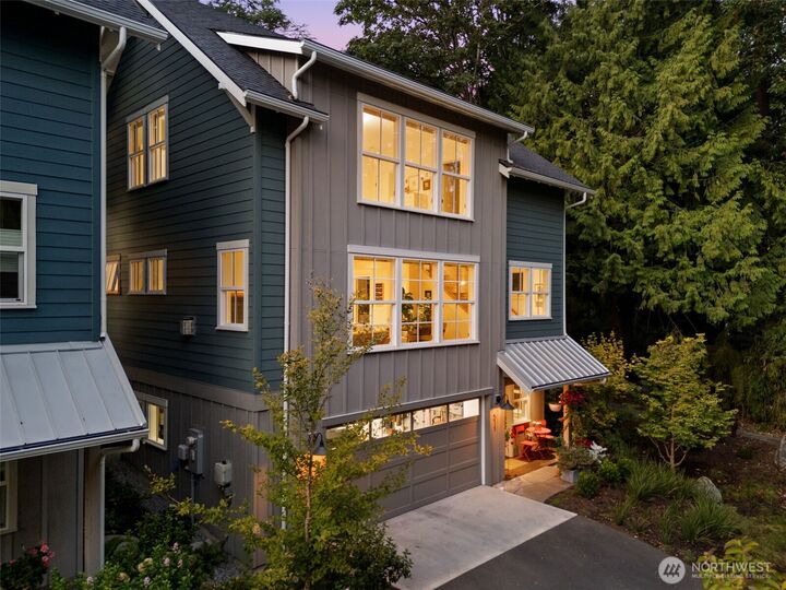 Property Photo:  511  Groos Lane NE  WA 98110 