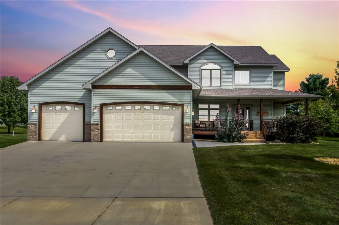 Property Photo: 925 Bluffview Circle WI 54729