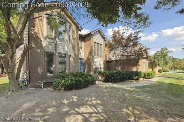 Property Photo: 46328 N Northvalley Drive MI 48167
