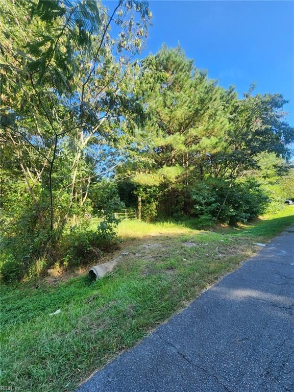 Property Photo: 14 Truitt Rd VA 23321