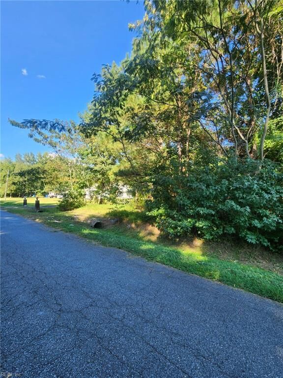 Property Photo: 14 Truitt Rd VA 23321