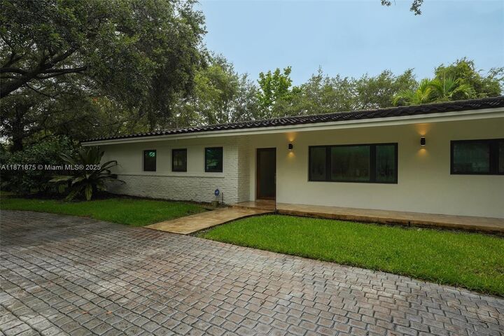 Property Photo:  6230 SW 112th St  FL 33156 