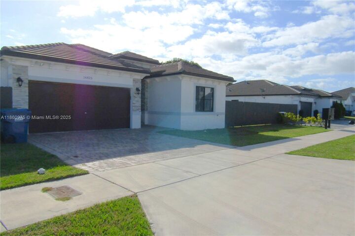 Property Photo: 16825 SW 109th Pl FL 33157