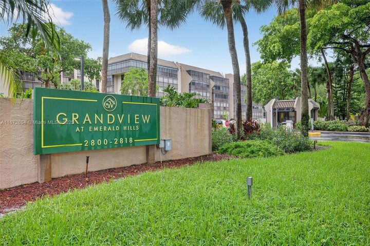 Property Photo: 2812 N 46th Ave G665 FL 33021