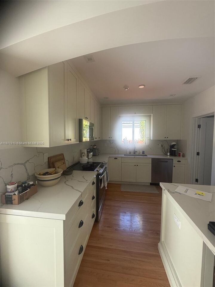 Property Photo:  890 NE 72nd Terrace  FL 33138 
