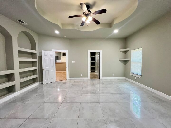Property Photo: 216 Thornridge TX 77611