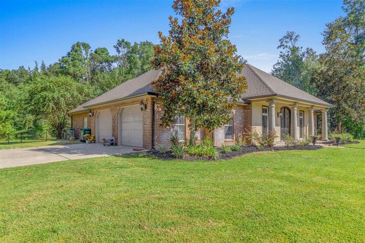 Property Photo:  4108 Linda Lane  LA 70665 
