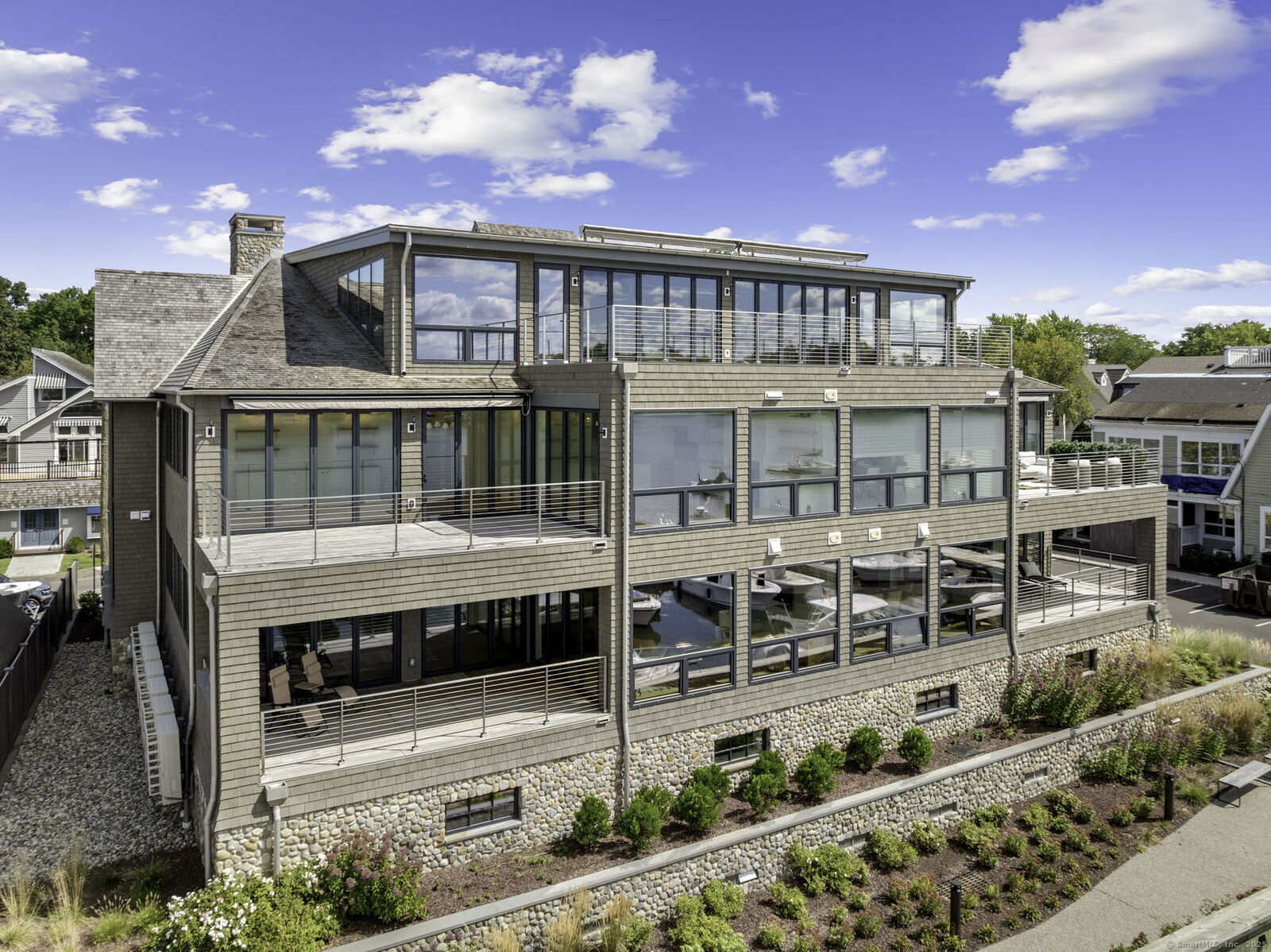 Property Photo:  111 Rowayton Avenue 302  CT 06853 