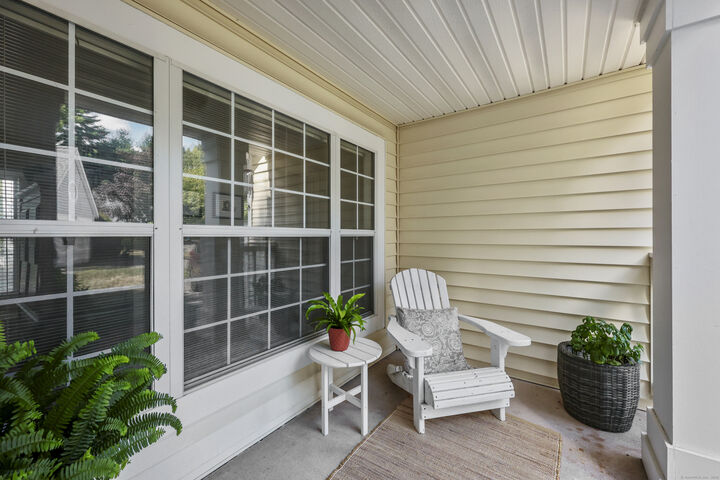 Property Photo:  2 Southbridge Court 2  CT 06070 