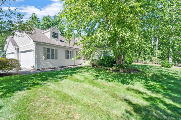 Property Photo: 17 Cherry Tree Lane 17 CT 06001