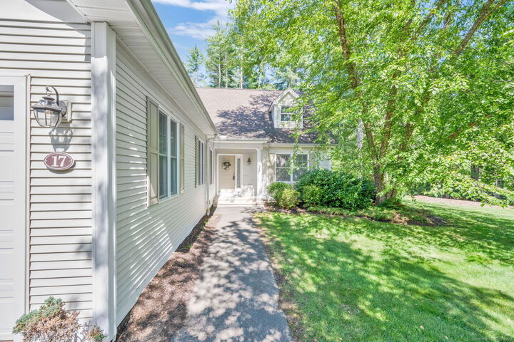 Property Photo:  17 Cherry Tree Lane 17  CT 06001 