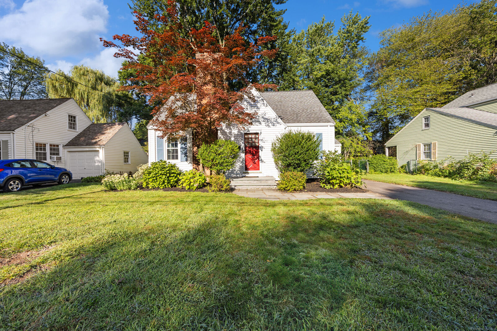 Property Photo:  11 Farnham Road  CT 06119 