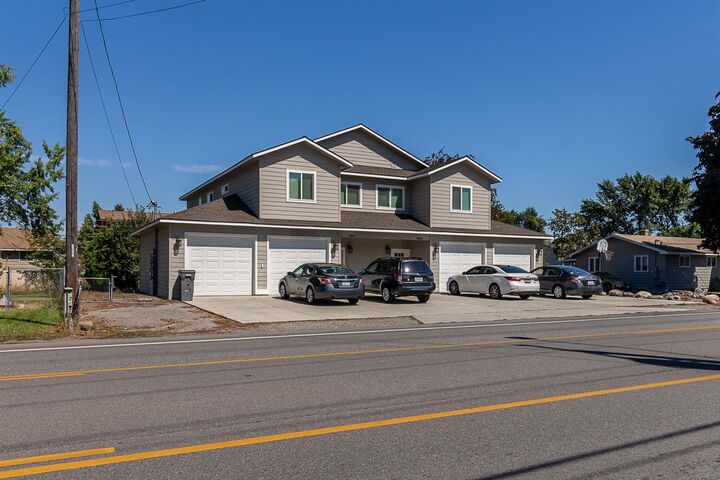 Property Photo: 10811 / 10813 E Mission Ave WA 99216