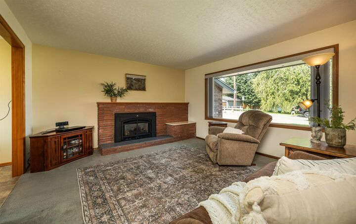 Property Photo:  505 W Barnes Rd  WA 99218 