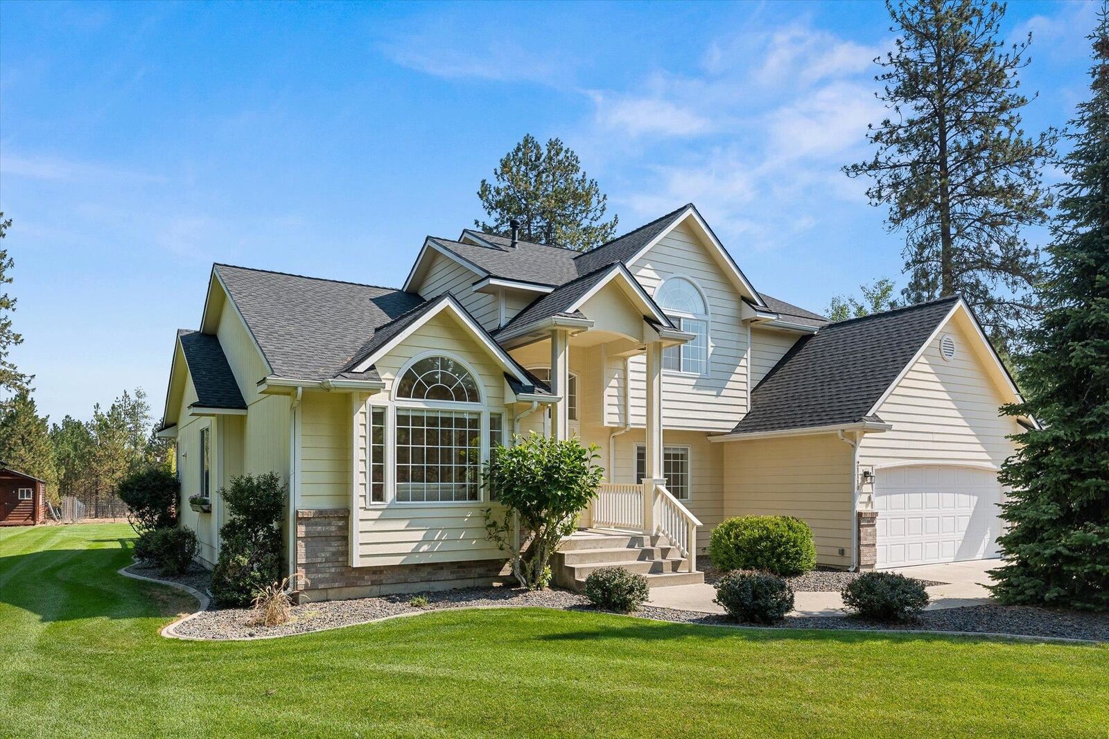 Property Photo:  21110 Buckeye Lake Ln  WA 99005 
