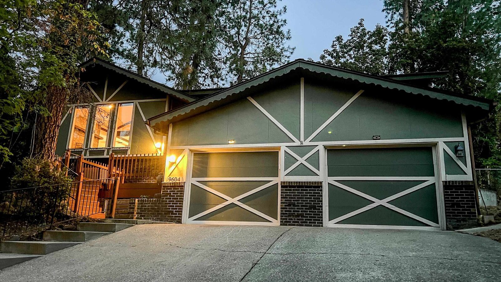 Property Photo:  9604 N Loganberry Ct  WA 99208 