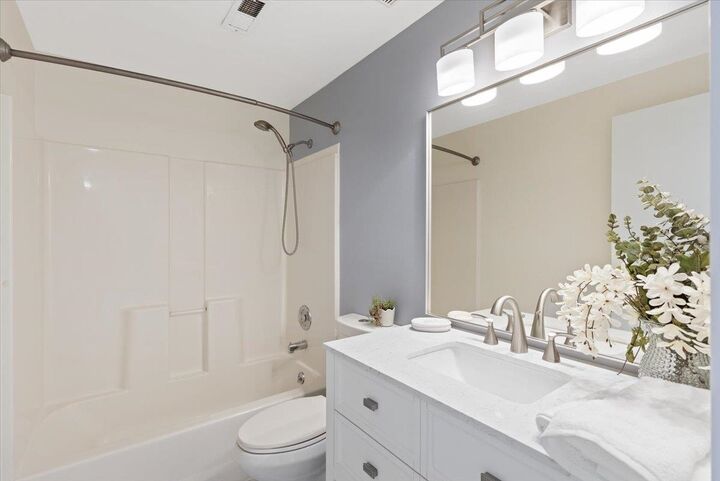 Property Photo:  25609 E Central Ave  WA 99025 