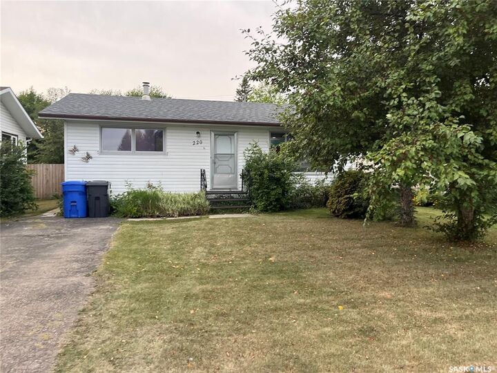 Property Photo:  220 Knobel Street  SK S0A 1A0 